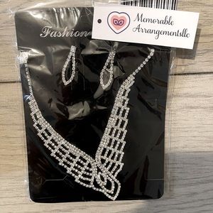 Faux Jewelry Set, Necklace Earrings Holidays